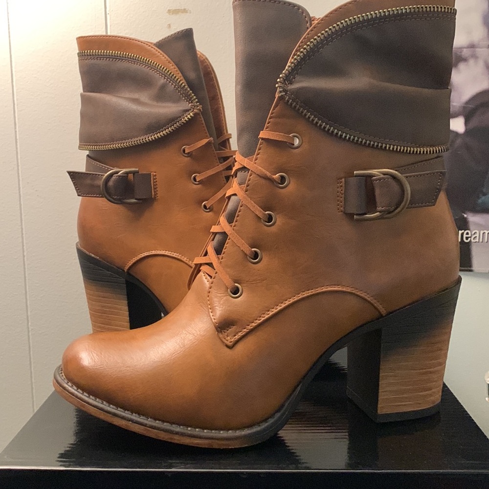 Pierre Dumas • Size 10 • Women’s Boot